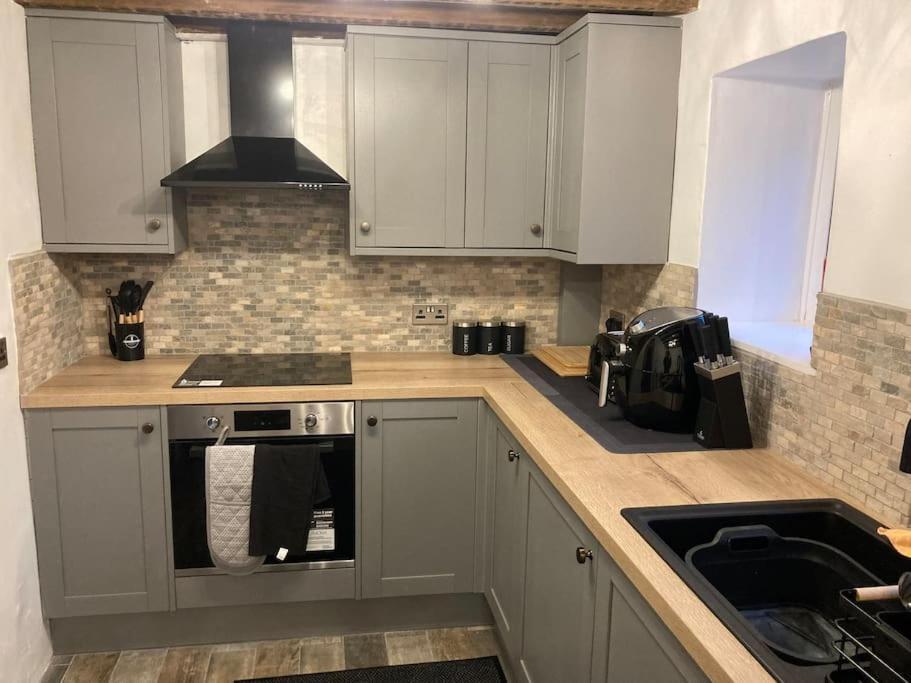 Leven's Rest - 2 Bed Maisonette Apartment *